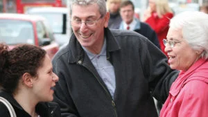 A customer with her parents