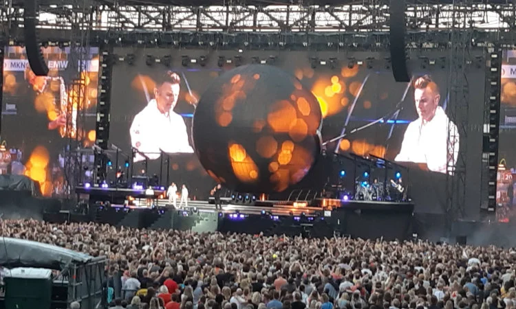 Swindon - Take That concert 02