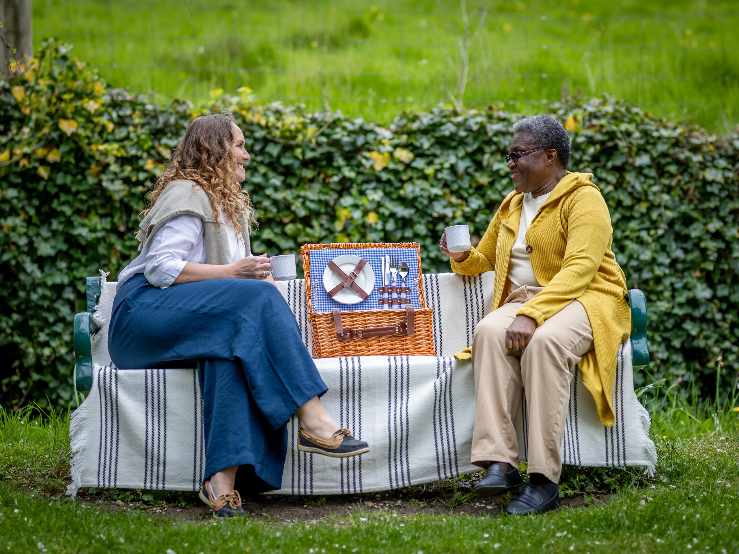 live in care_2560x1920_ live in care