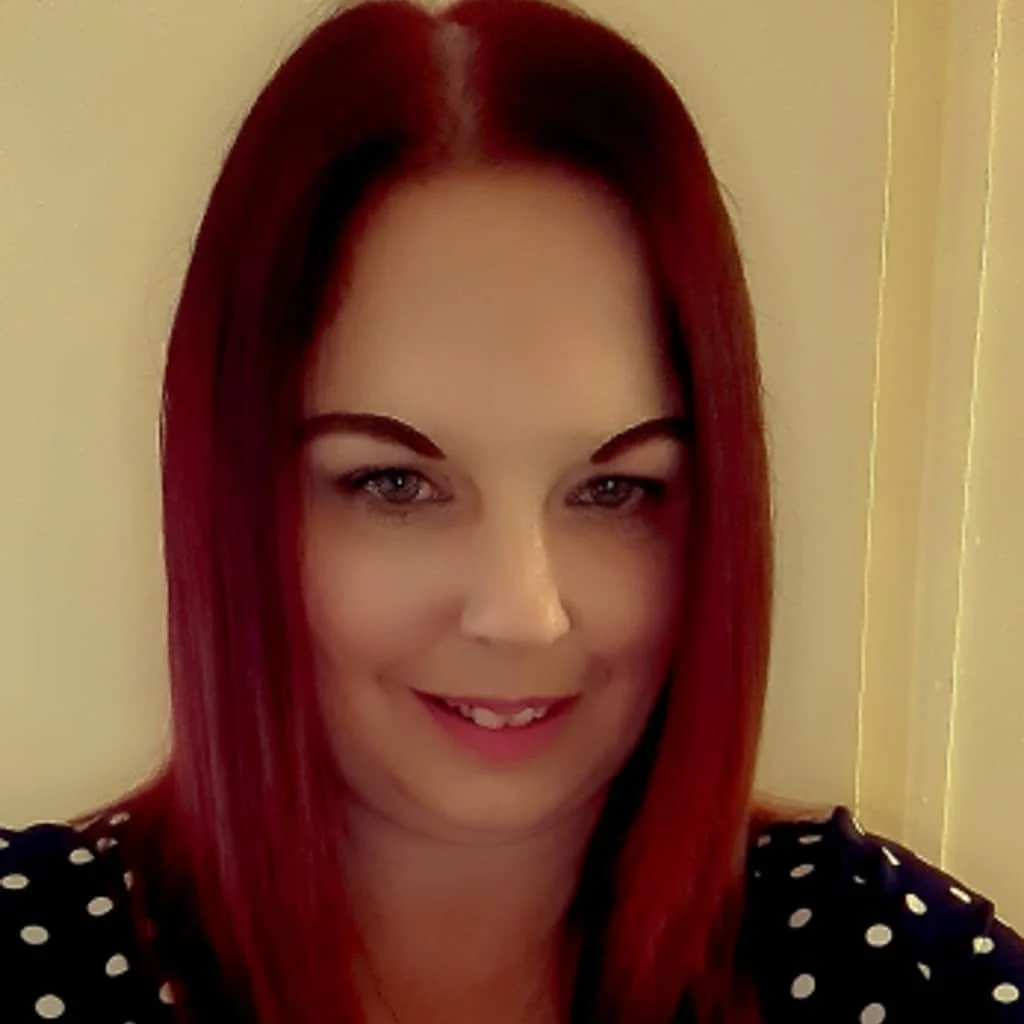 helena.wainman@helpinghands.co.uk